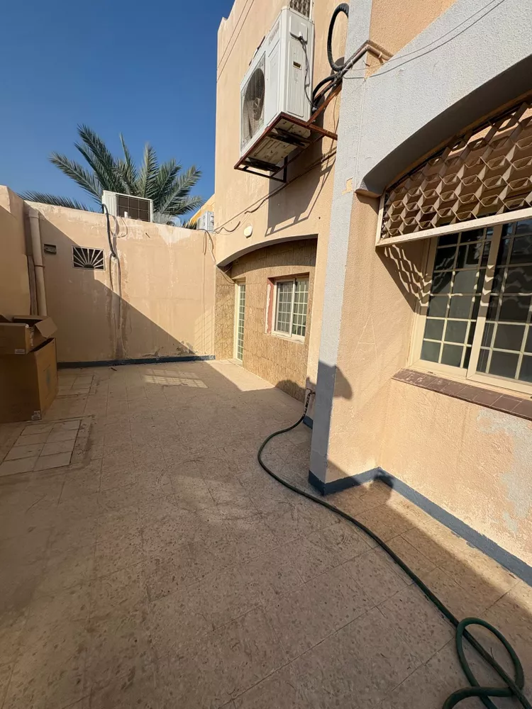 فيلا للإيجار في شارع الشرفية, حي مكه الجنوبيه, مدينة مدينه الجبيل الصناعيه, المنطقة الشرقية 14