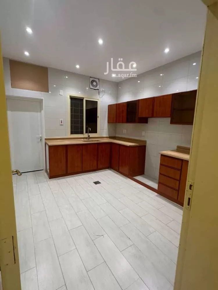 Building for Rent in Dammam Al Jamiyin