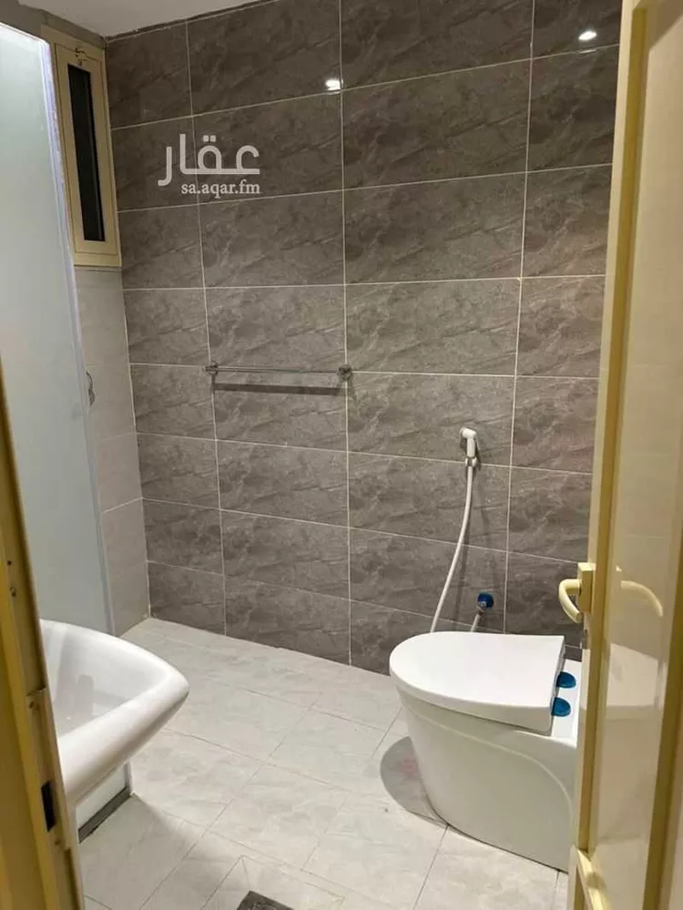 عمارة للإيجار في شارع ابراهيم ناجي, حي الواحة, مدينة الدمام, المنطقة الشرقية 9