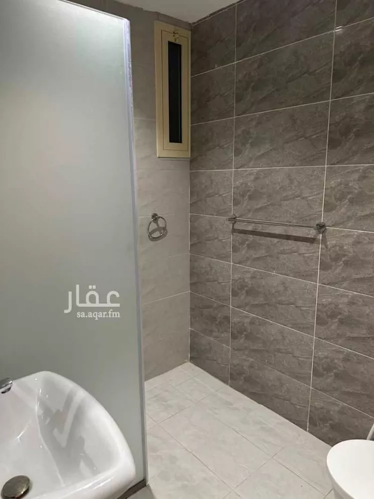 عمارة للإيجار في شارع ابراهيم ناجي, حي الواحة, مدينة الدمام, المنطقة الشرقية 6