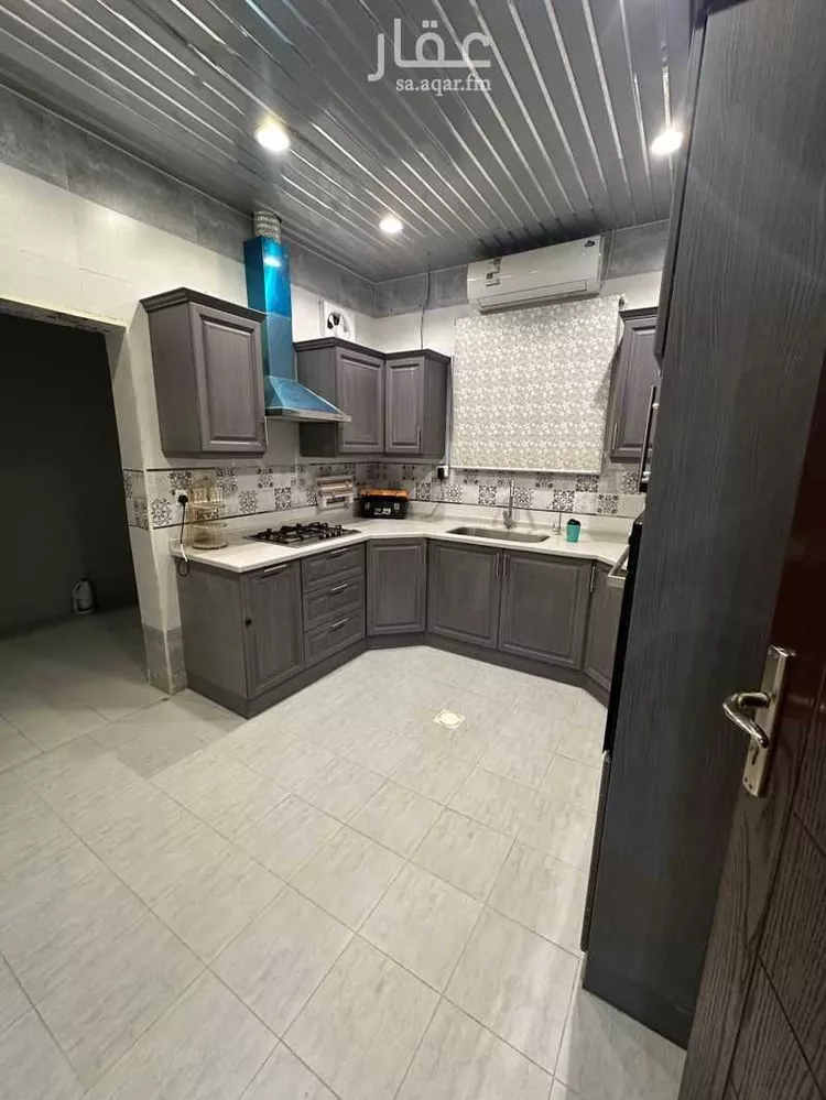 فيلا للإيجار في شارع رقم 332 ، حي ظهرة لبن ، الرياض ، منطقة الرياض صورة 2