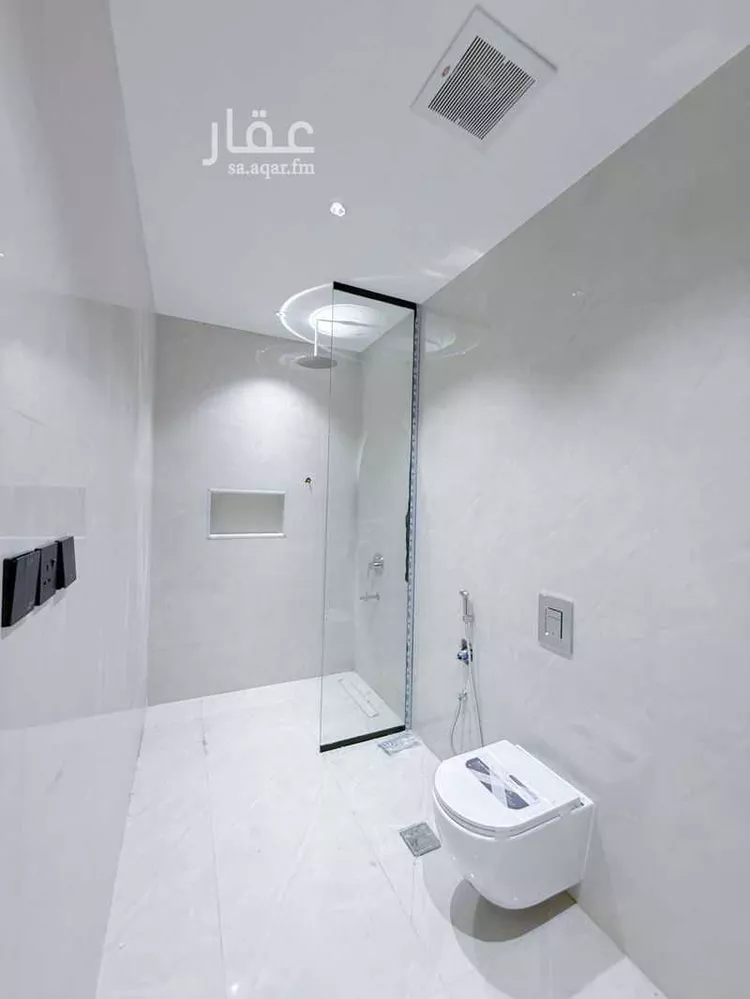 Floor for Sale in Riyadh Al Arid 7