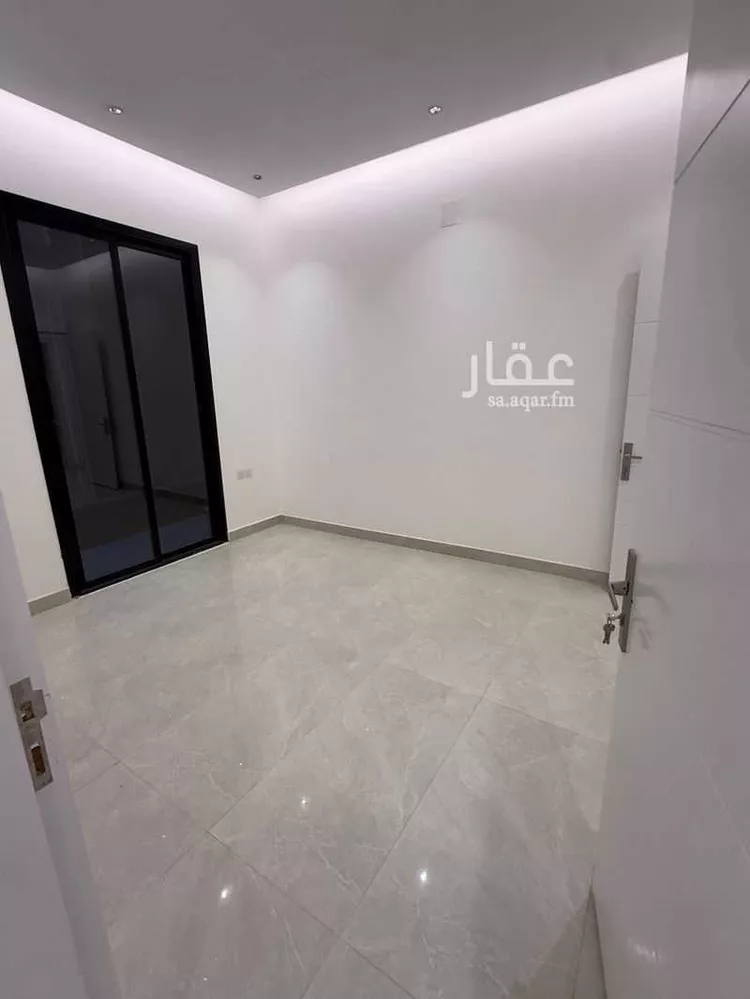 فيلا للبيع في شارع السلطان قابوس بن سعيد, حي المعيزيلة, مدينة الرياض, منطقة الرياض