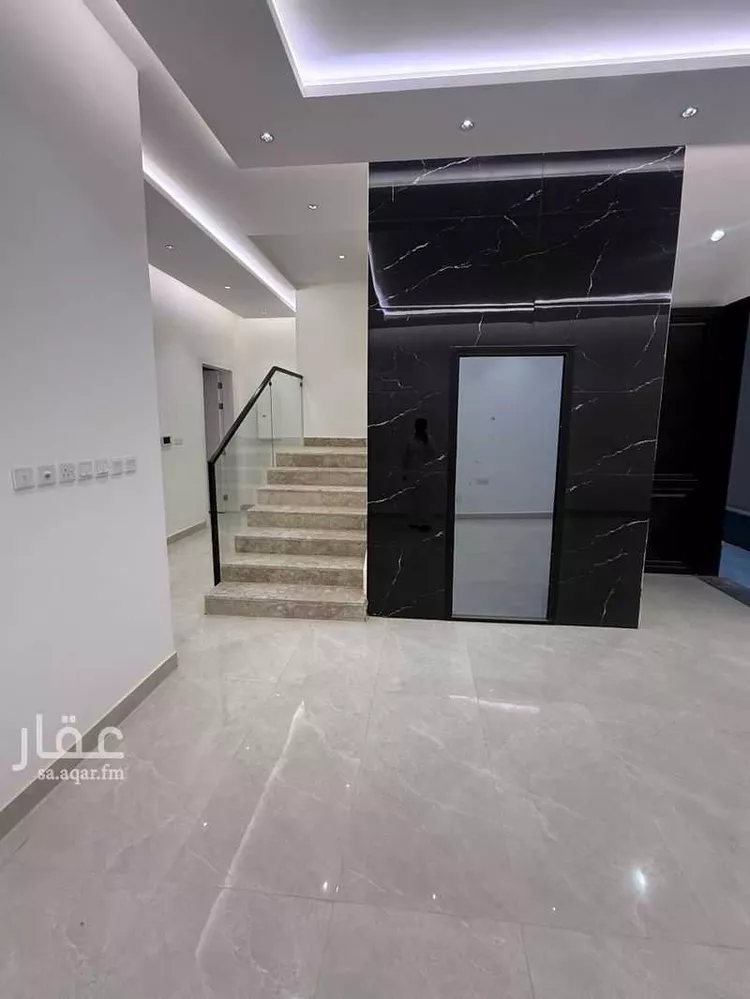 فيلا للبيع في شارع السلطان قابوس بن سعيد, حي المعيزيلة, مدينة الرياض, منطقة الرياض صورة 4