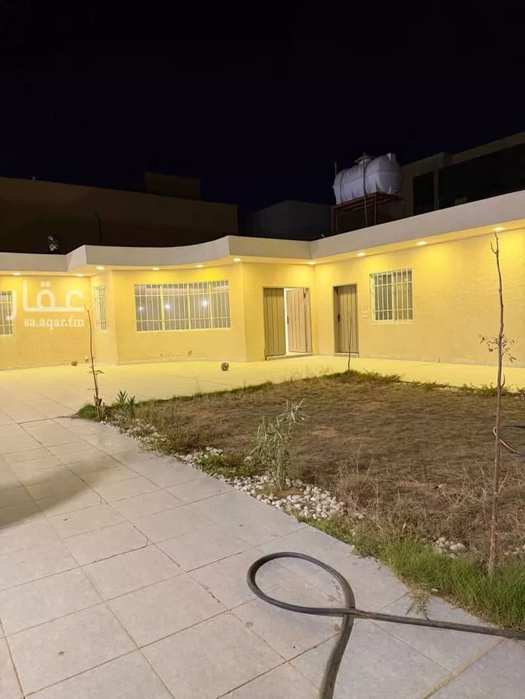 دور للبيع في شارع شريح الحجازي, حي الأمير سلطان بن عبدالعزيز, مدينة المجمعة, منطقة الرياض صورة 3