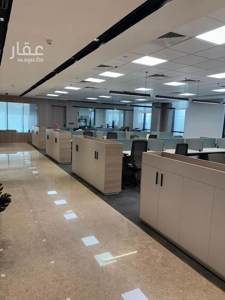 مكتب تجاري للإيجار في شارع الأمير سلطان بن عبدالعزيز, حي العليا, مدينة الرياض, منطقة الرياض صورة 2