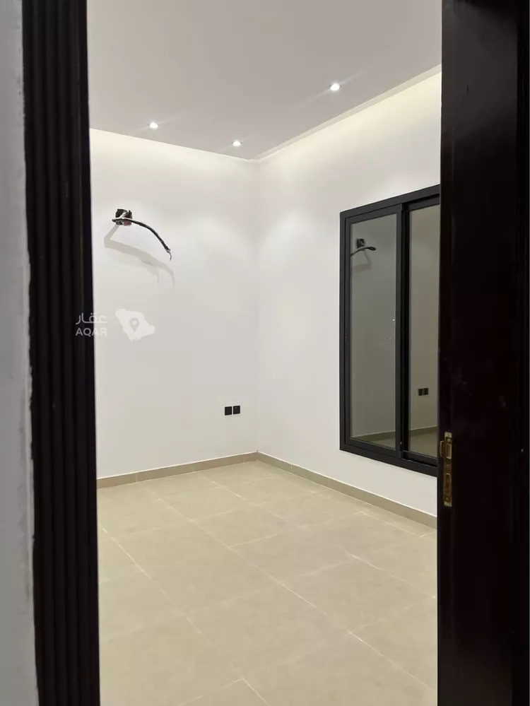 عمارة للإيجار في شارع جبل العوينات, حي ظهرة لبن, مدينة الرياض, منطقة الرياض 12