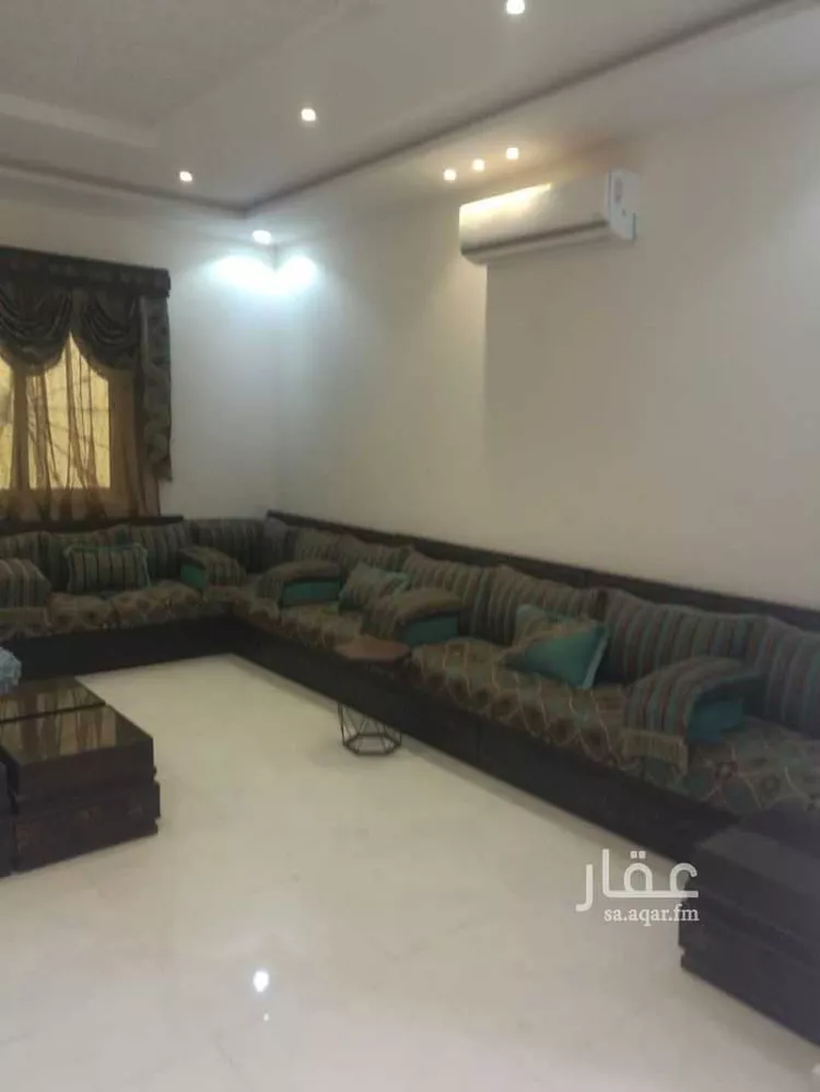 فيلا للبيع في شارع عمر بن بريق ، حي العوالي ، الرياض ، منطقة الرياض صورة 3