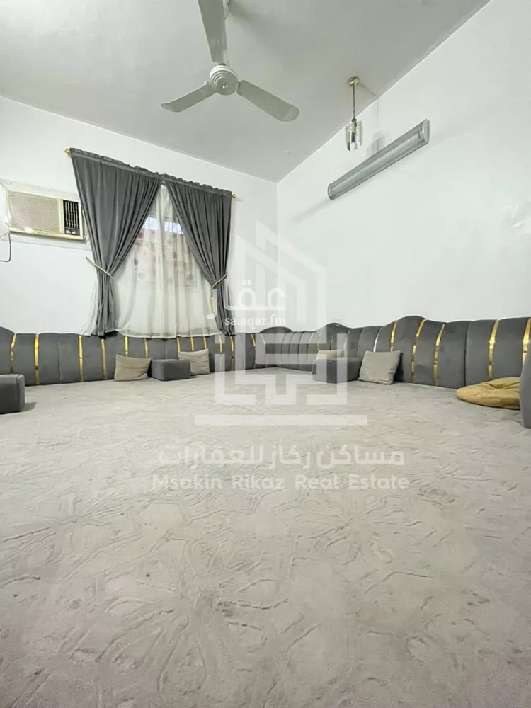 عمارة للبيع في شارع بيعة العقبة, حي السعادة, مدينة الرياض, منطقة الرياض 12