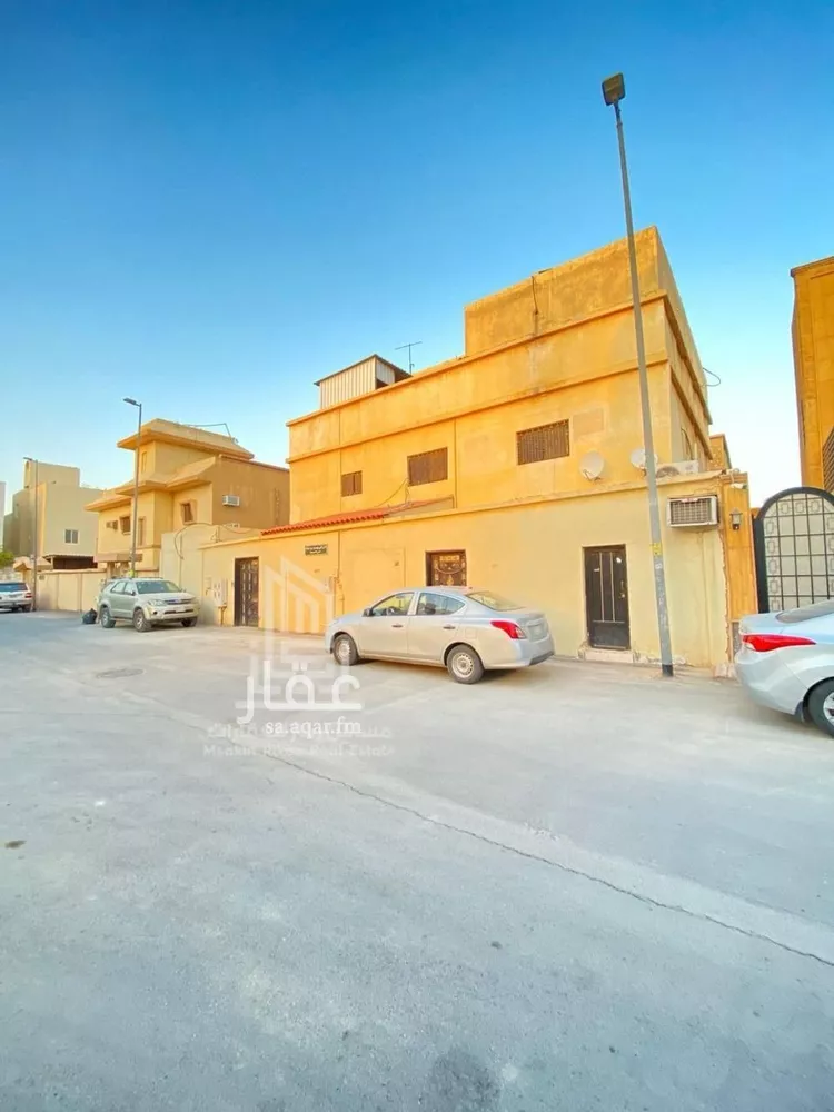 فيلا للبيع في شارع أبي يوسف بن مبارك, حي الربوة, مدينة الرياض, منطقة الرياض صورة 2