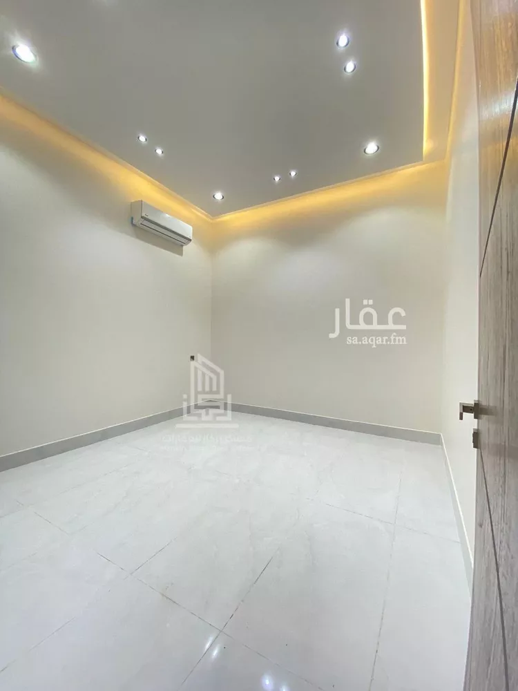 Floor for Sale in Riyadh Al Bariah 11