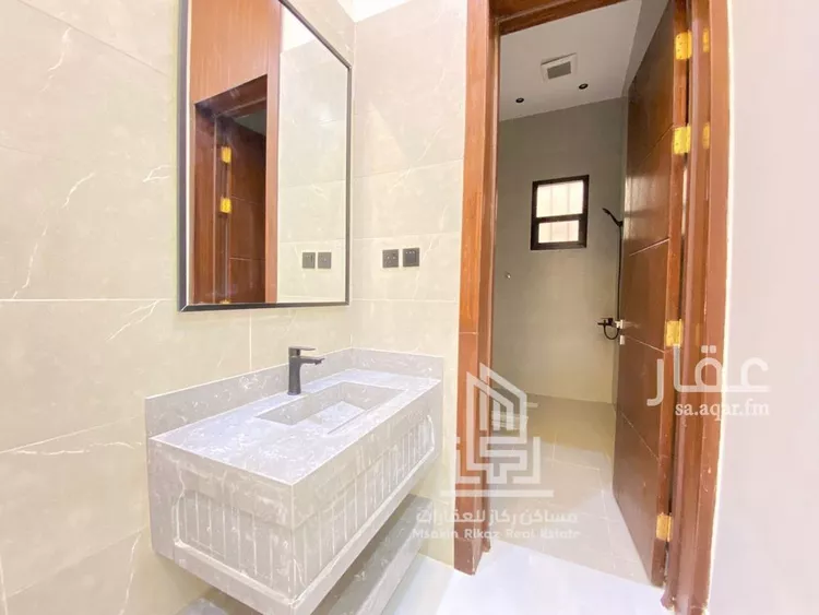 Floor for Sale in Riyadh Al Bariah 12