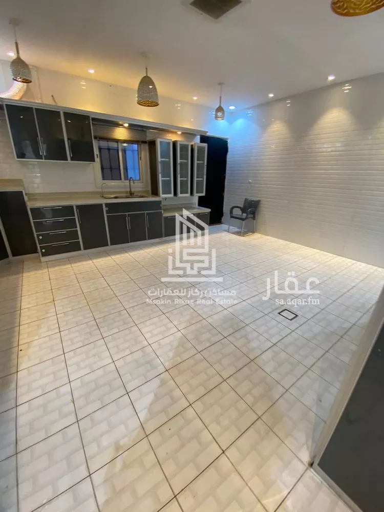فيلا للإيجار في شارع حسن كاظم الهندي, حي السعادة, مدينة الرياض, منطقة الرياض 10