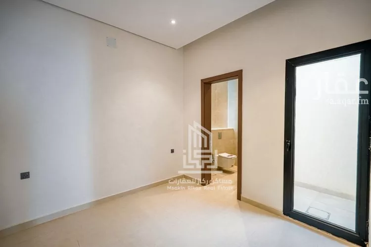 Floor for Sale in Riyadh As Saadah 10