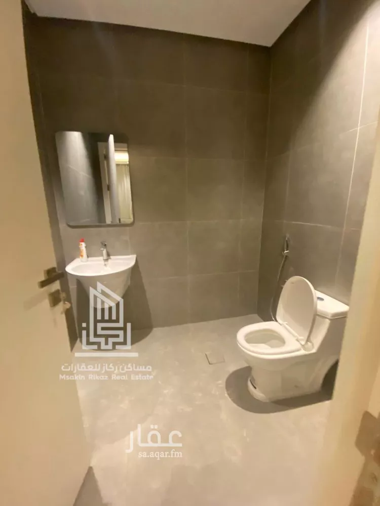 شقة للإيجار في شارع شهيد الدين ثم الوطن عبدالرحمن سعيد , حي السعادة, مدينة الرياض, منطقة الرياض 15