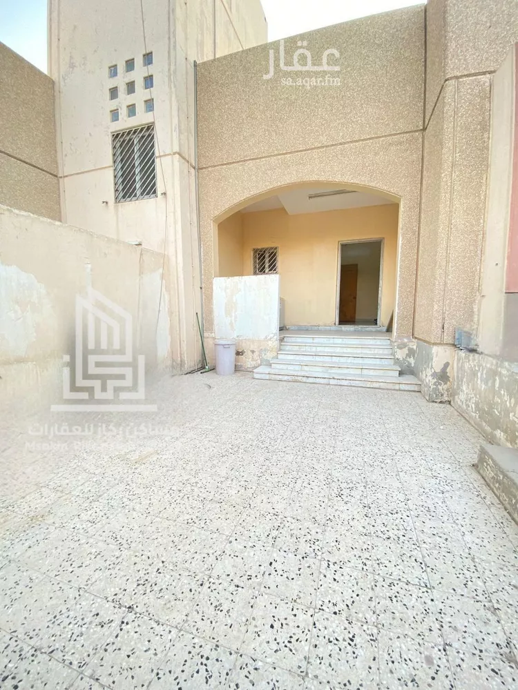 فيلا للبيع في شارع أحمد بن أبان, حي الإسكان, مدينة الرياض, منطقة الرياض صورة 4