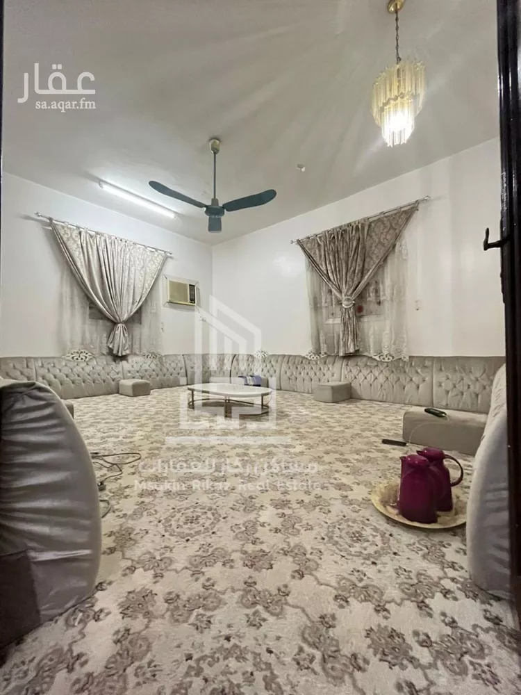 عمارة للبيع في شارع بيعة العقبة, حي السعادة, مدينة الرياض, منطقة الرياض 8