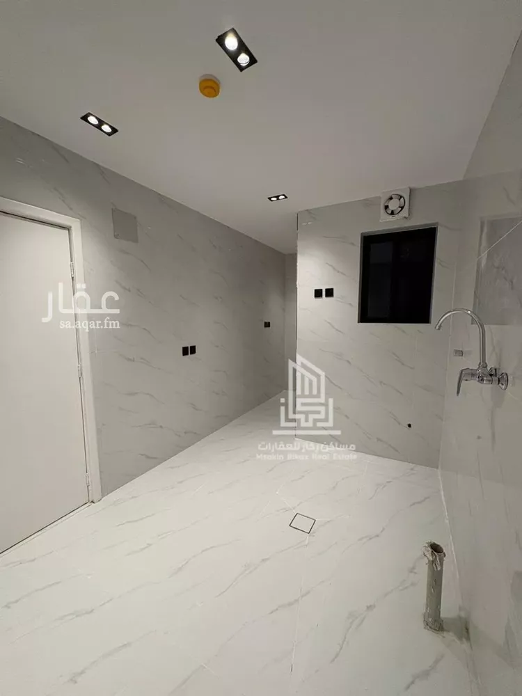 عمارة للبيع في شارع سبت العلايا, حي الدار البيضاء, مدينة الرياض, منطقة الرياض 14