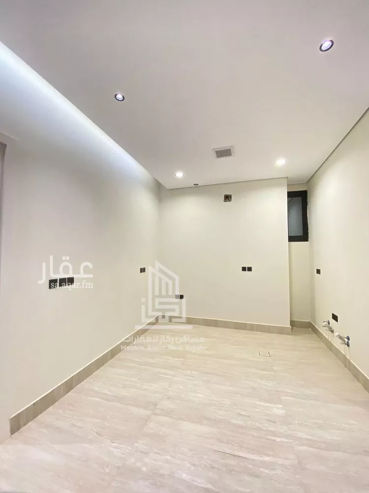 Floor for Sale in Riyadh As Safaa 6