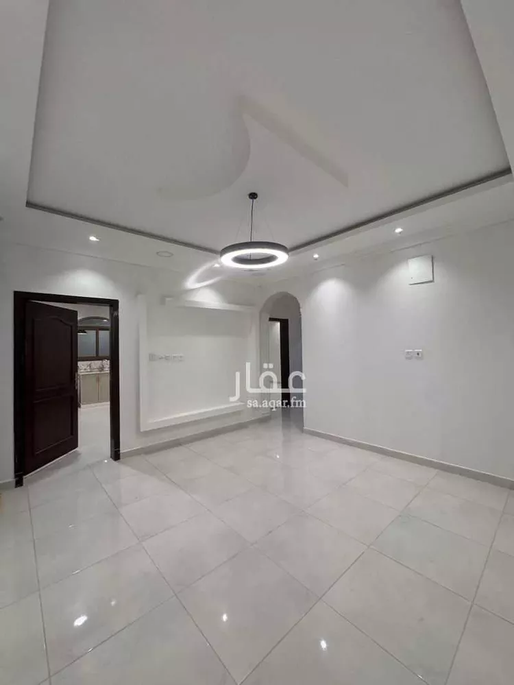 شقة للإيجار - في حي ضاحية الملك فهد - 4 غرف - 500 م²