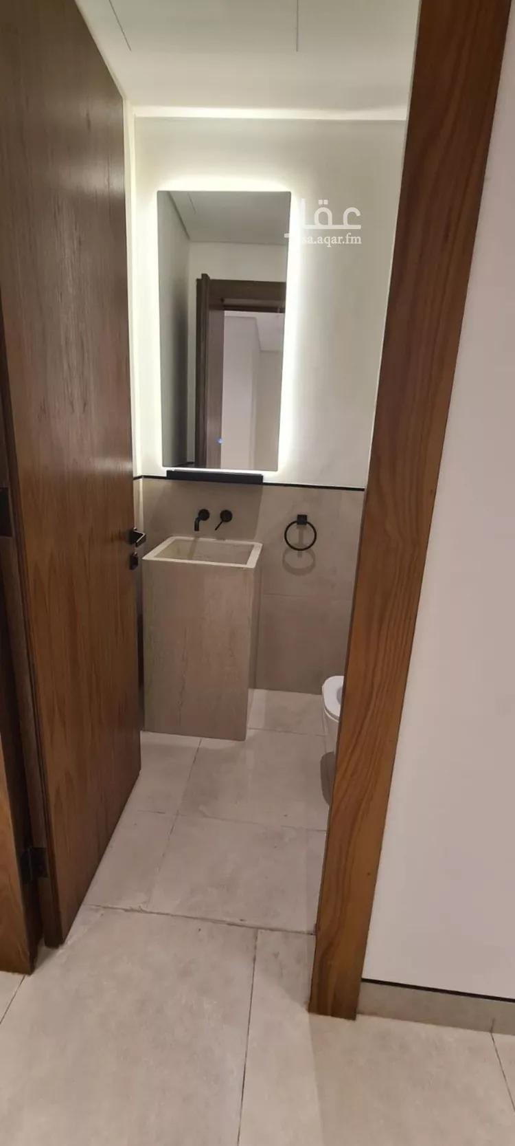 Floor for Rent in Riyadh Al Malqa 10