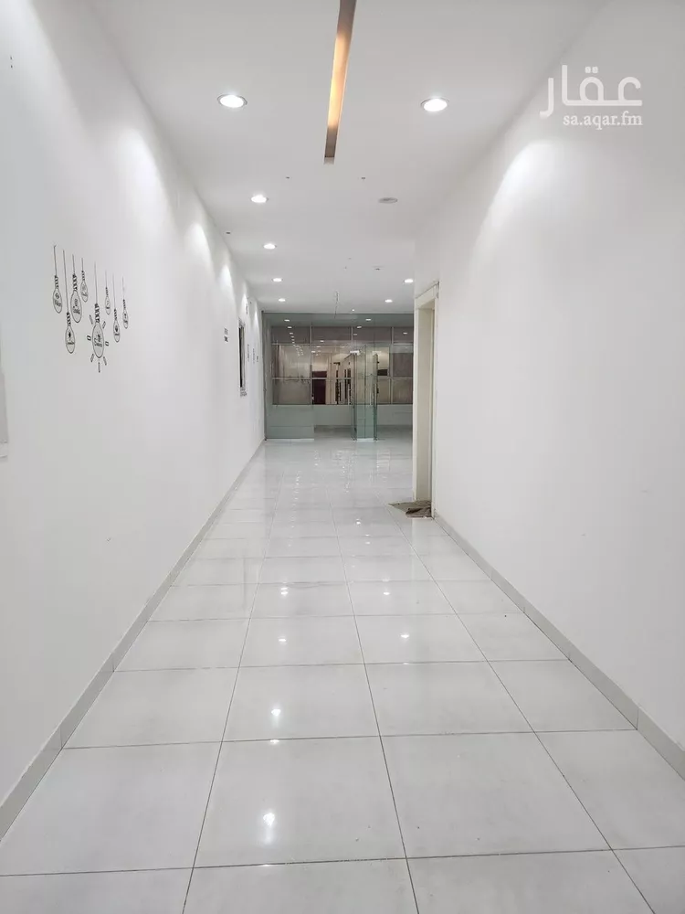 مكتب تجاري للإيجار في شارع فارس الازدي, حي القيروان, مدينة الرياض, منطقة الرياض صورة 2