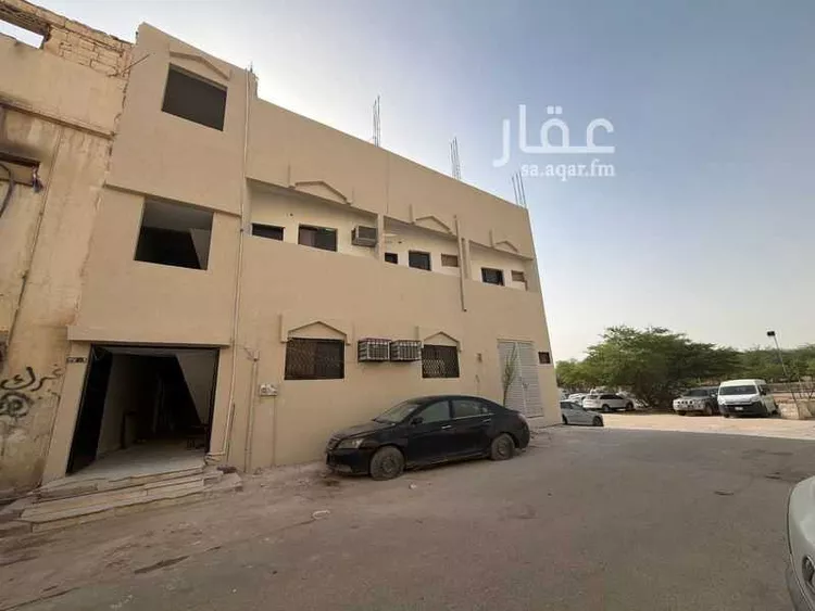 عمارة للبيع في شارع سلطانة, حي سلطانة, مدينة الرياض, منطقة الرياض صورة 2
