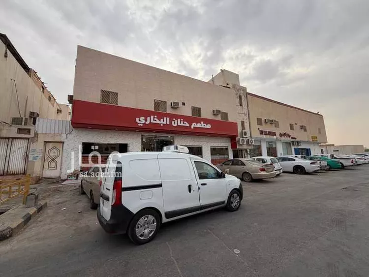 عمارة للبيع في شارع أغادير, حي سلطانة, مدينة الرياض, منطقة الرياض صورة 4