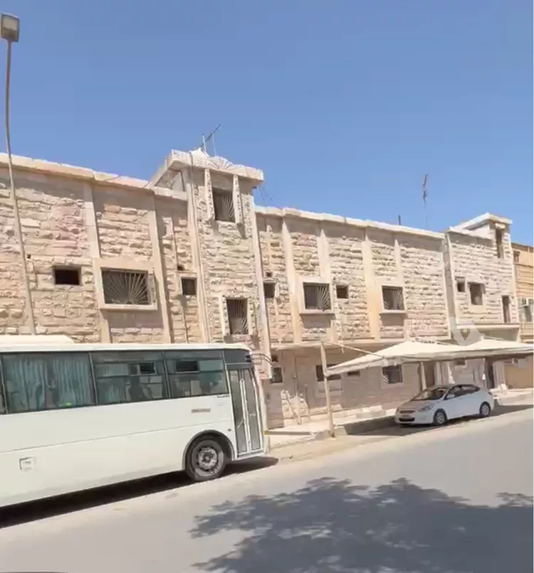 عمارة للإيجار في شارع الثالث والعشرون, حي الثقبة, مدينة الخبر, المنطقة الشرقية