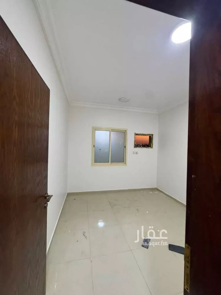 عمارة للإيجار في شارع صالح بن حنبل, حي الراكة الجنوبية, مدينة الخبر, المنطقة الشرقية 1 صورة