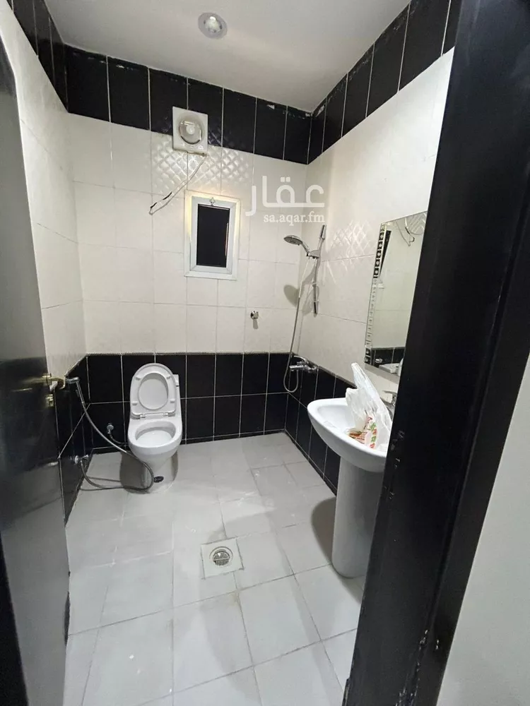 فيلا للإيجار في شارع حسن حسني عبدالوهاب, حي الرمال, مدينة الرياض, منطقة الرياض صورة 3