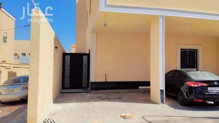 فيلا للبيع في شارع جندب بن كعب, حي الضباط, مدينة الرياض, منطقة الرياض صورة 3
