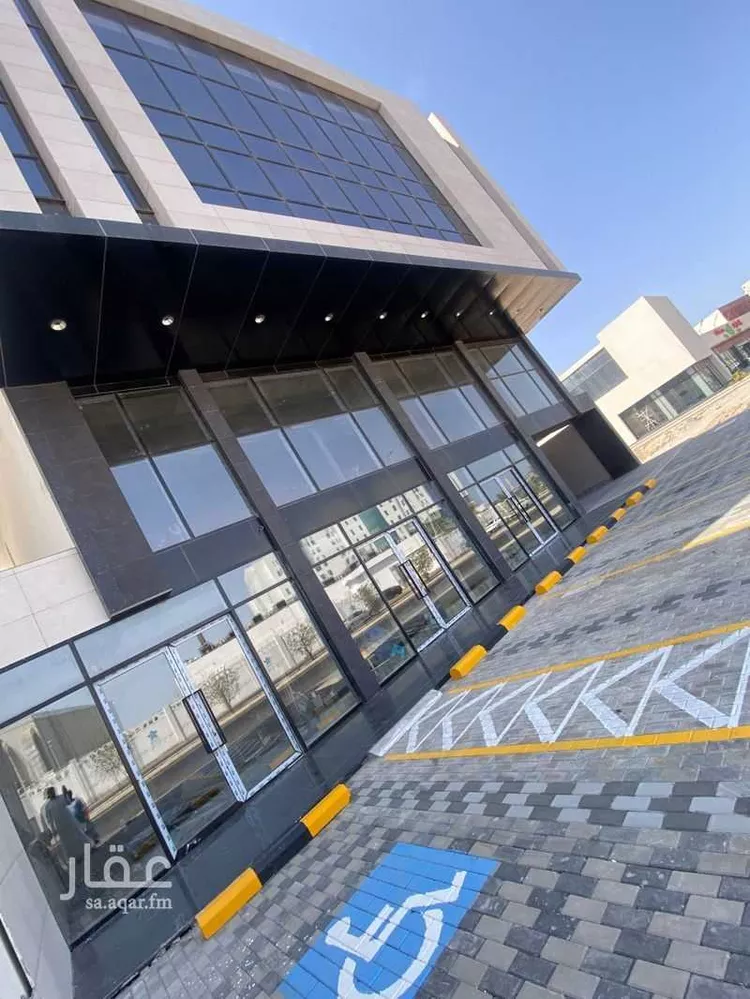 Shop for Rent in Jeddah Al Shera'a صورة 3