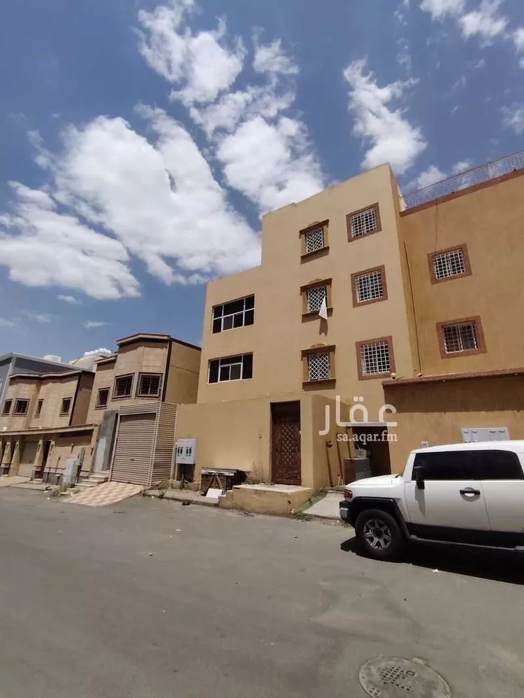 عمارة للبيع في شارع شرق دومه الجندل, حي الغدير, مدينة ابها, منطقة عسير صورة 2