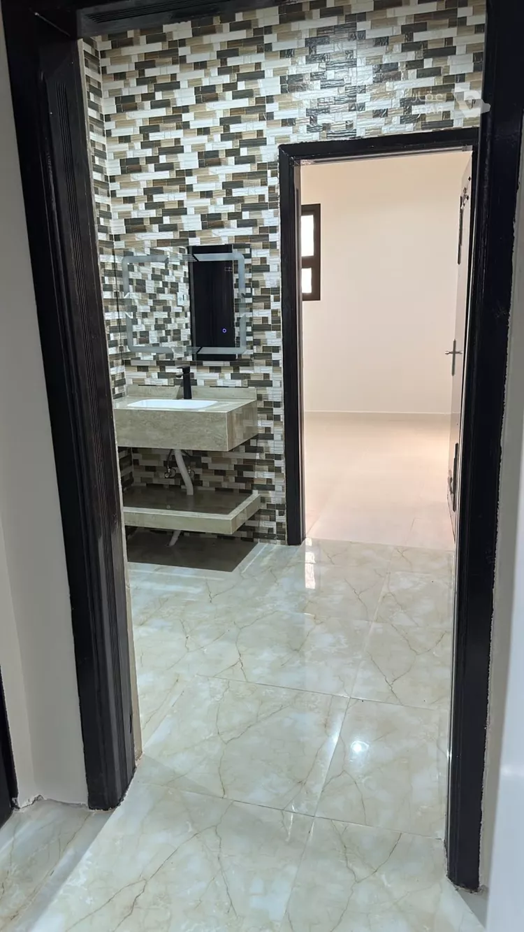 Floor for Rent in Riyadh Al Marwah 4