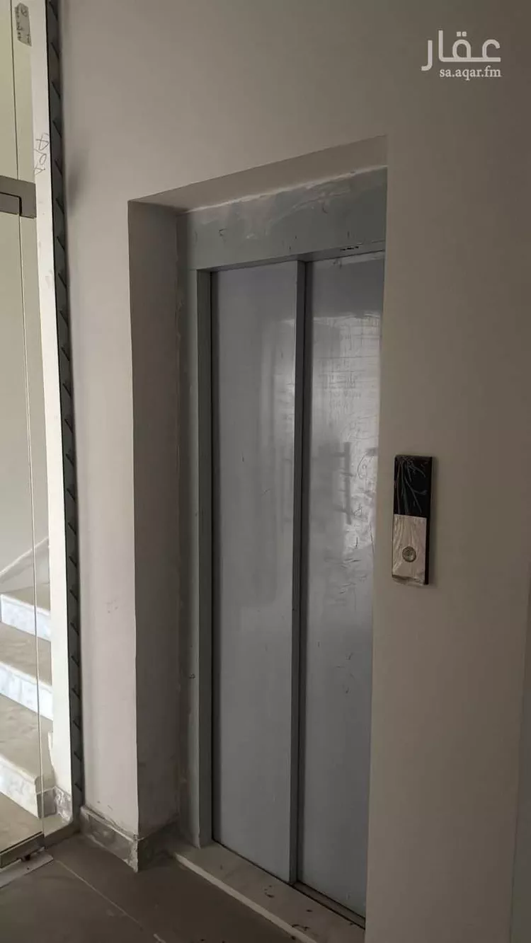 عمارة للبيع في شارع الرايه, حي الندوة, مدينة الرياض, منطقة الرياض صورة 2