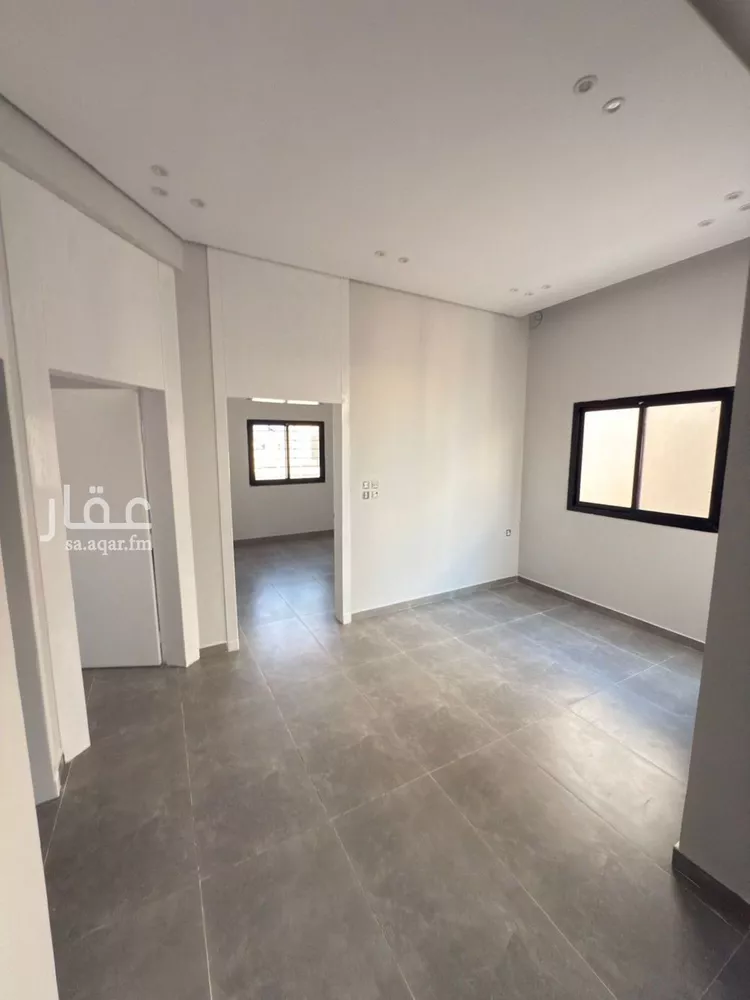 فيلا للبيع في شارع ابن الصاحب, حي الورود, مدينة الخرج, منطقة الرياض صورة 2