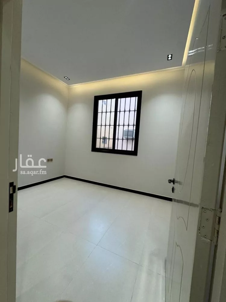 دور للبيع في شارع ابن خزيم, حي السعادة, مدينة الرياض, منطقة الرياض صورة 3