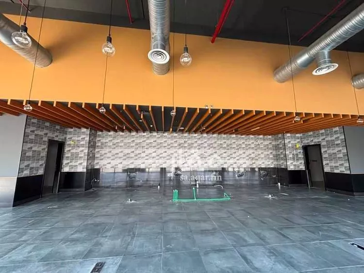 Shop for Rent in Jeddah Al Hamra صورة 2