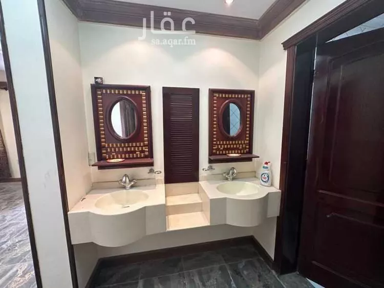 فيلا للبيع في شارع علي آل الشيخ, حي الشاطئ الغربي, مدينة الدمام, المنطقة الشرقية صورة 2