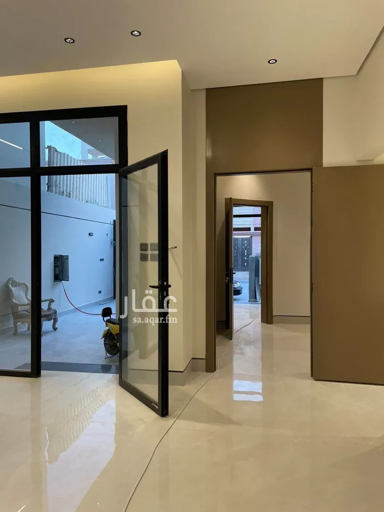 فيلا للبيع في شارع محمد بن ظهير, حي العريجاء الغربي, مدينة الرياض, منطقة الرياض