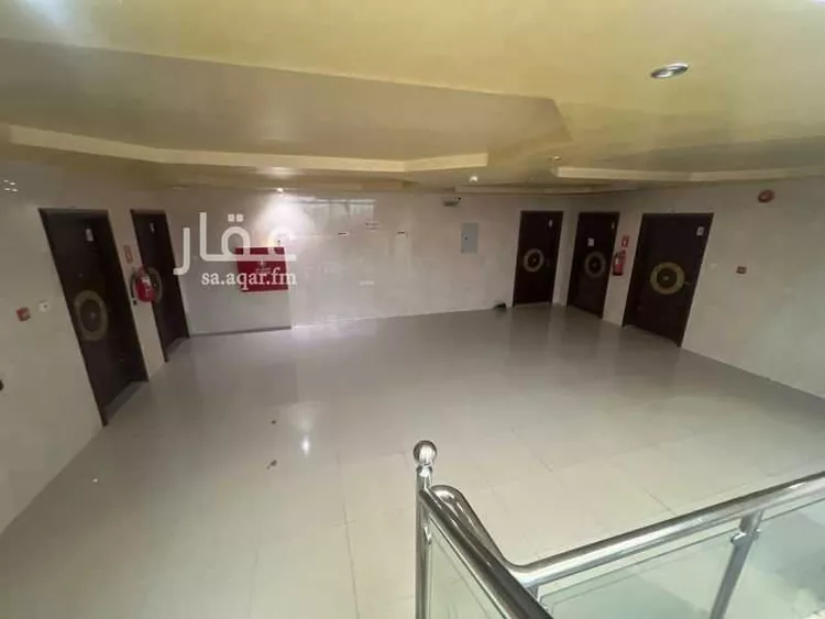 عمارة للبيع في شارع حمزة بن عبدالمطلب, حي العريجاء الغربي, مدينة الرياض, منطقة الرياض صورة 2