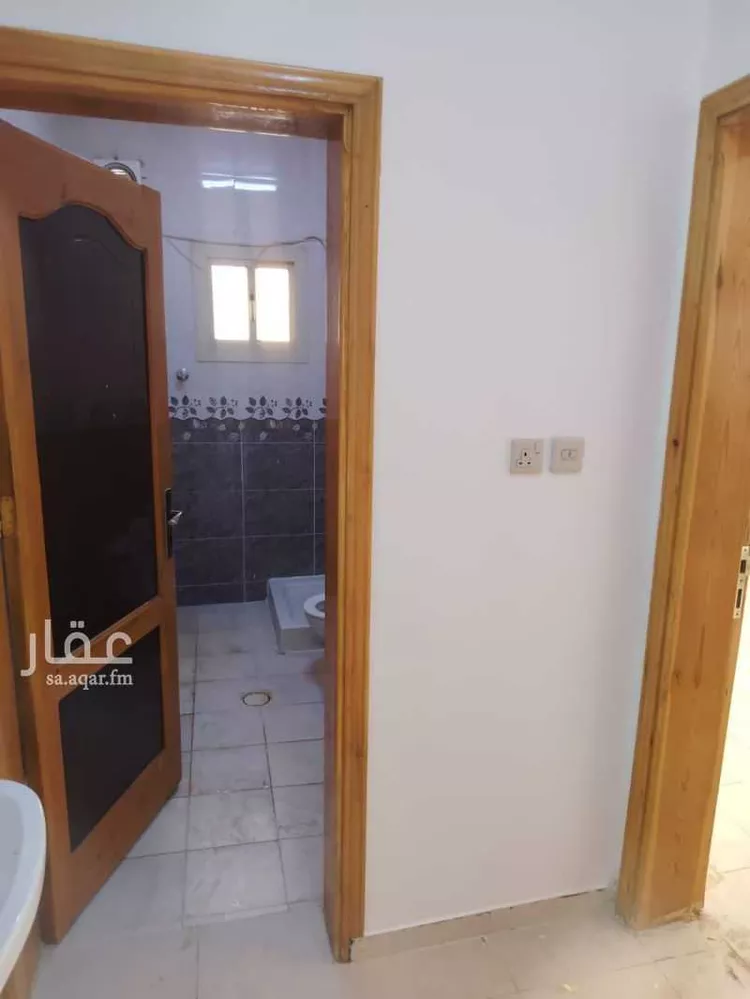 شقة للإيجار في شارع ورقة بن نوفل ، حي الروضة ، تبوك ، منطقة تبوك صورة 5