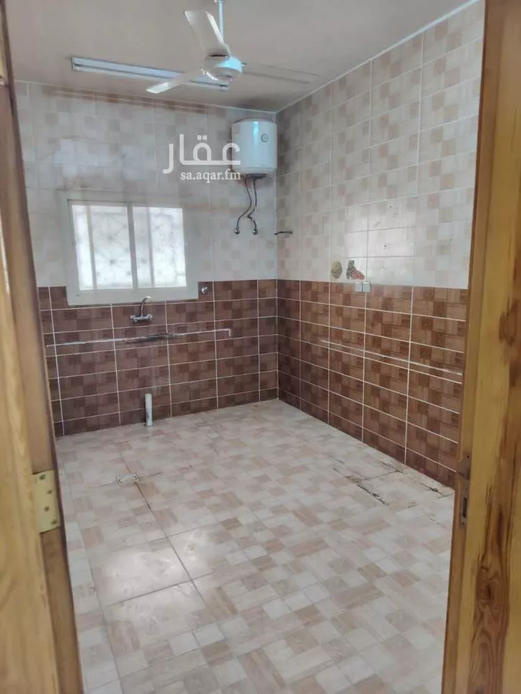 شقة للإيجار في شارع ورقة بن نوفل ، حي الروضة ، تبوك ، منطقة تبوك صورة 3