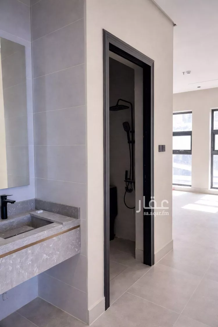 شقة للبيع في شارع القيصومة, حي الحمراء, مدينة الخبر, المنطقة الشرقية