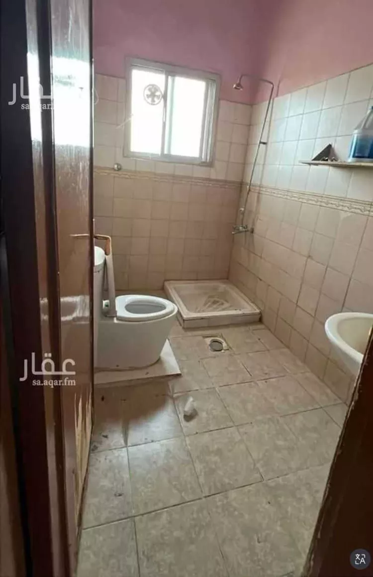 فيلا للإيجار في شارع الربيع بن انس, حي العزيزية, مدينة الرياض, منطقة الرياض