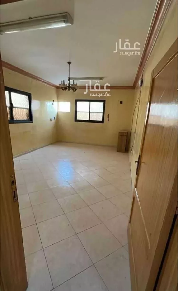 فيلا للإيجار في شارع الربيع بن انس, حي العزيزية, مدينة الرياض, منطقة الرياض صورة 2