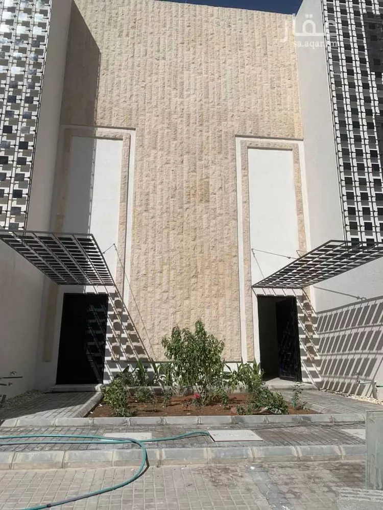 دور للبيع في شارع صفي الدين القرشي, حي العارض, مدينة الرياض, منطقة الرياض