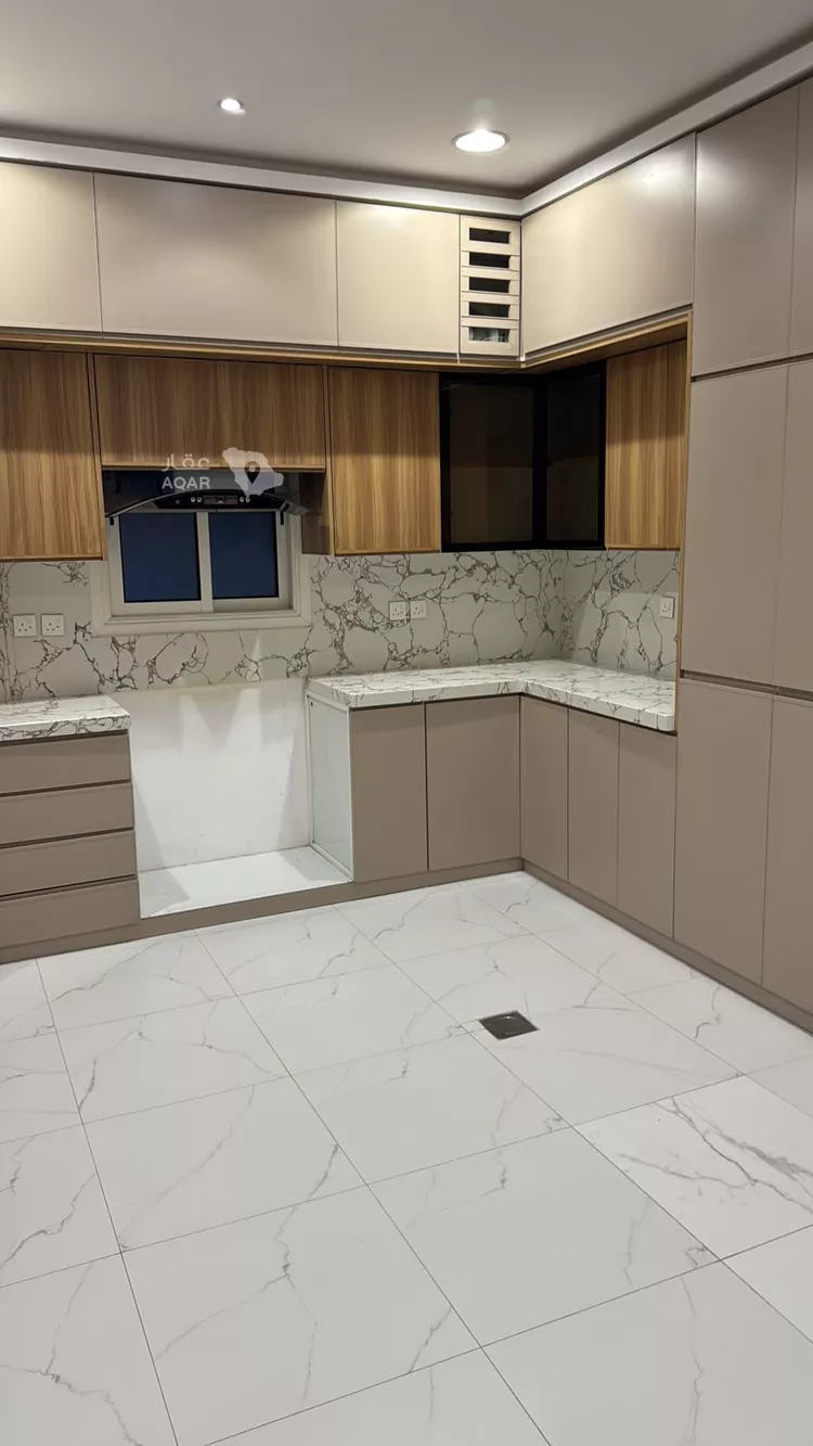 Floor for Rent in Riyadh Al Masif 12