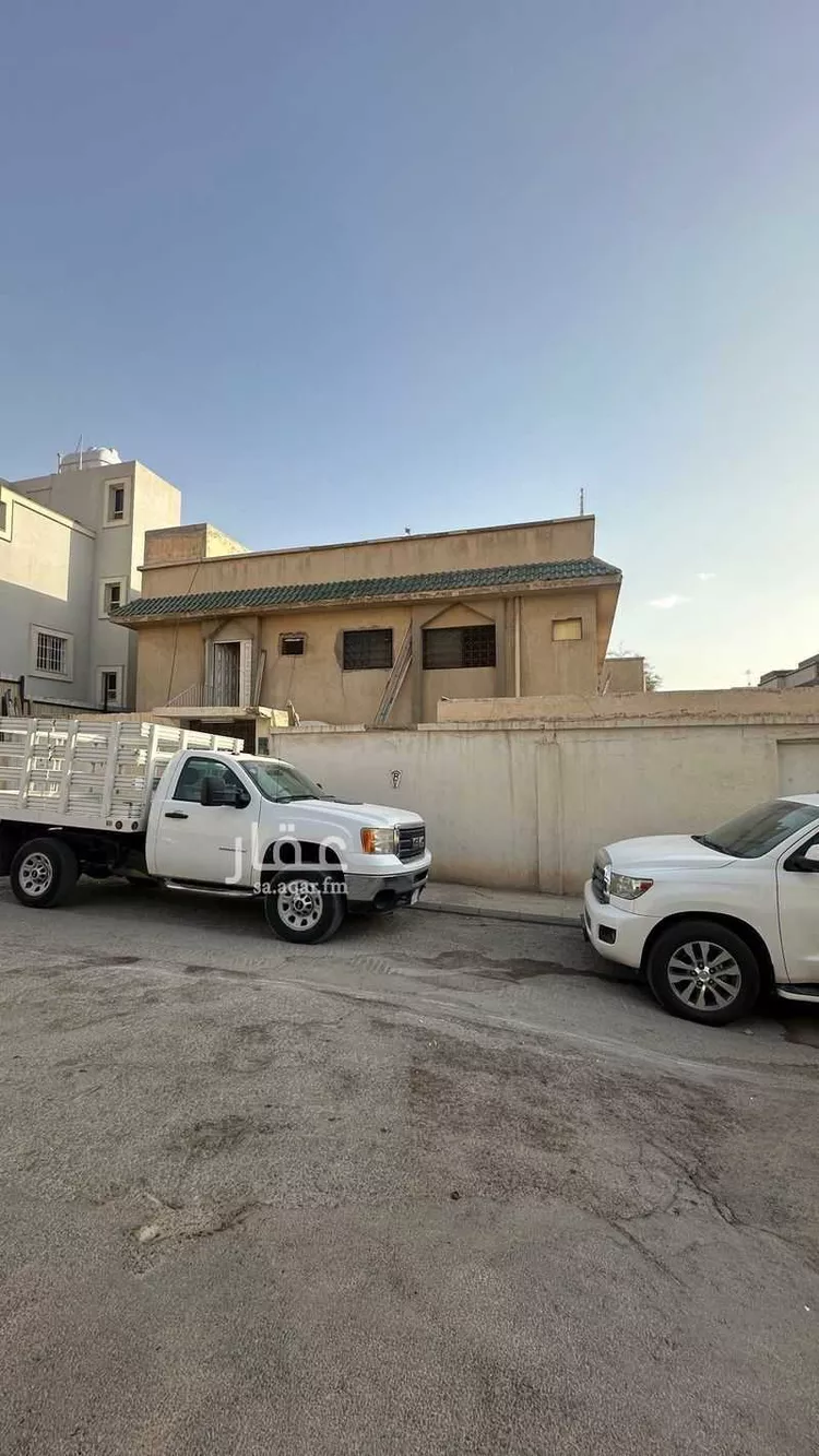 عمارة للبيع في شارع عثمان العكبري, حي الملز, مدينة الرياض, منطقة الرياض صورة 2